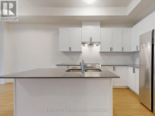 28 Millman Lane, Richmond Hill, ON - Indoor Photo Showing Kitchen With Double Sink