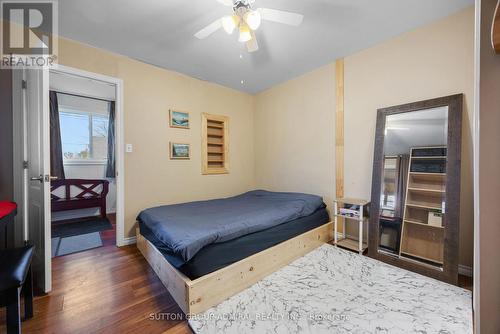 815 Lagoon Drive, Georgina, ON - Indoor Photo Showing Bedroom