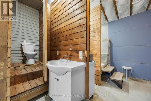 815 Lagoon Drive, Georgina, ON - Indoor Photo Showing Bathroom