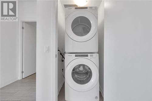 55 Duke Street W Unit# 909, Kitchener, ON - Indoor Photo Showing Laundry Room