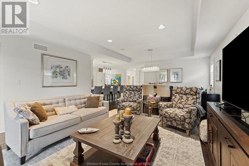 13 Holly Street, Kingsville, ON - Indoor Photo Showing Living Room