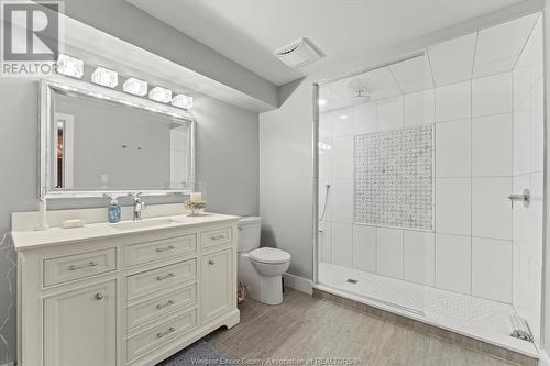 13 Holly Street, Kingsville, ON - Indoor Photo Showing Bathroom