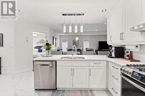 13 Holly Street, Kingsville, ON - Indoor Photo Showing Kitchen With Double Sink