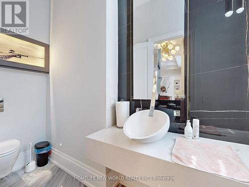 41 Glentworth Road, Toronto, ON - Indoor Photo Showing Bathroom