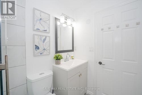 55 Crosswood Lane, Brampton, ON - Indoor Photo Showing Bathroom