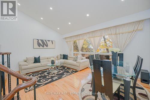 55 Crosswood Lane, Brampton, ON - Indoor Photo Showing Living Room