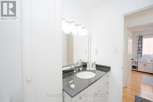 55 Crosswood Lane, Brampton, ON - Indoor Photo Showing Bathroom