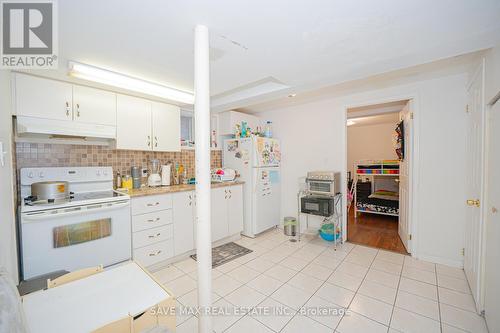 55 Crosswood Lane, Brampton, ON - Indoor Photo Showing Kitchen