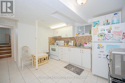 55 Crosswood Lane, Brampton, ON - Indoor Photo Showing Kitchen