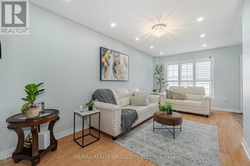 132 Tomabrook Crescent, Brampton, ON - Indoor Photo Showing Living Room