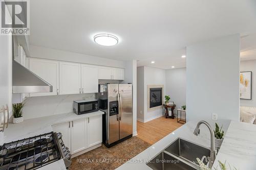 132 Tomabrook Crescent, Brampton, ON - Indoor Photo Showing Kitchen