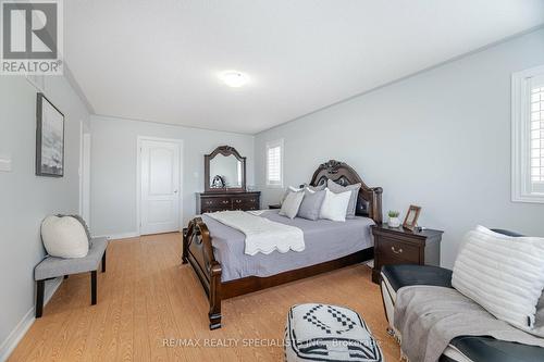 132 Tomabrook Crescent, Brampton, ON - Indoor Photo Showing Bedroom