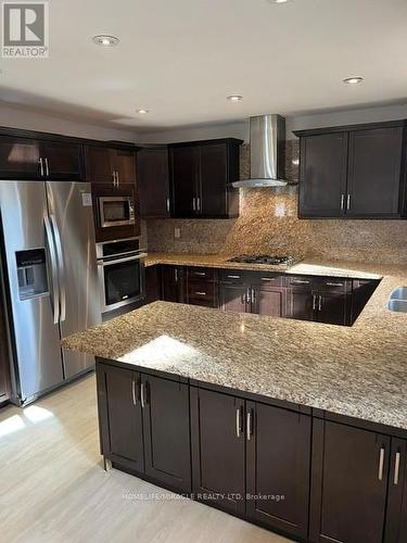 4289 Creeks End W, Mississauga, ON - Indoor Photo Showing Kitchen With Upgraded Kitchen