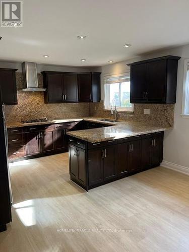 4289 Creeks End W, Mississauga, ON - Indoor Photo Showing Kitchen With Double Sink