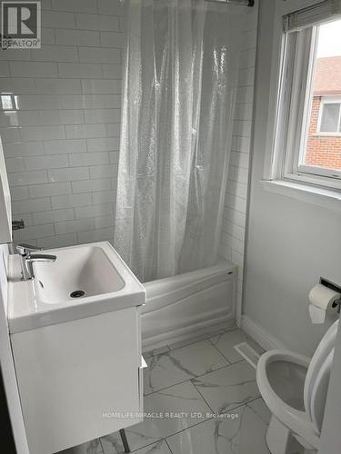 4289 Creeks End W, Mississauga, ON - Indoor Photo Showing Bathroom