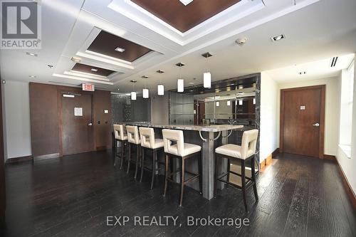 724 - 2480 Prince Michael Drive, Oakville, ON - Indoor Photo Showing Dining Room