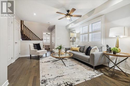 3946 Leonardo Street, Burlington, ON - Indoor Photo Showing Living Room