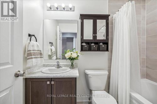 3946 Leonardo Street, Burlington, ON - Indoor Photo Showing Bathroom