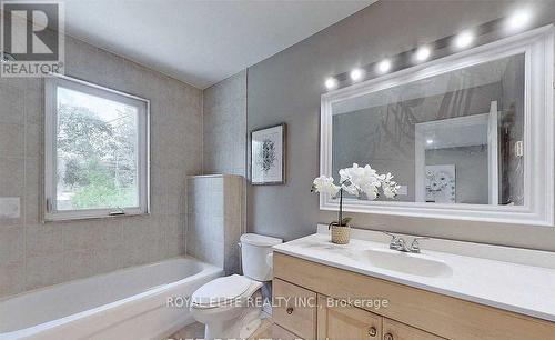 41 Connor Drive, Whitchurch-Stouffville, ON - Indoor Photo Showing Bathroom