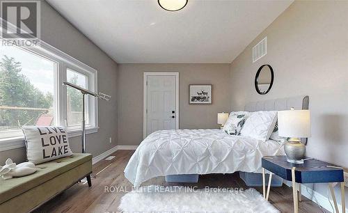 41 Connor Drive, Whitchurch-Stouffville, ON - Indoor Photo Showing Bedroom