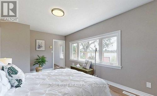 41 Connor Drive, Whitchurch-Stouffville, ON - Indoor Photo Showing Bedroom