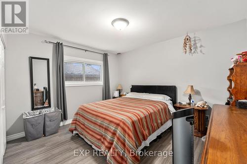 143 Westmount Drive N, Orillia, ON - Indoor Photo Showing Bedroom