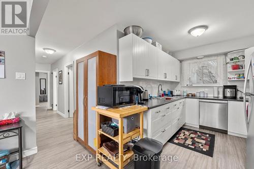 143 Westmount Drive N, Orillia, ON - Indoor Photo Showing Kitchen