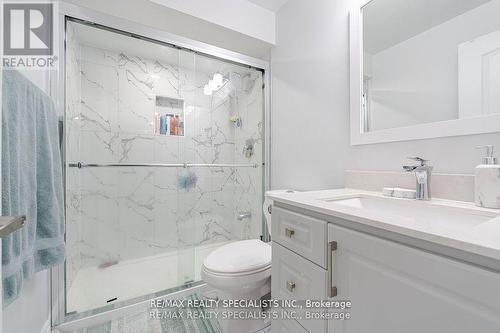 43 Petch Avenue, Caledon, ON - Indoor Photo Showing Bathroom