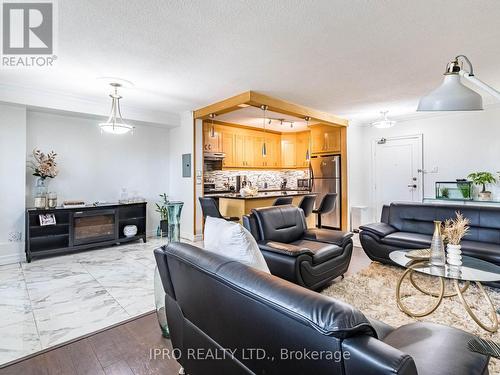 108 - 541 Blackthorn Avenue, Toronto, ON - Indoor Photo Showing Living Room