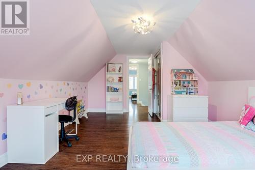 17 Westchester Road, Toronto, ON - Indoor Photo Showing Bedroom