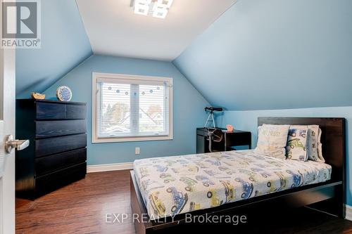 17 Westchester Road, Toronto, ON - Indoor Photo Showing Bedroom