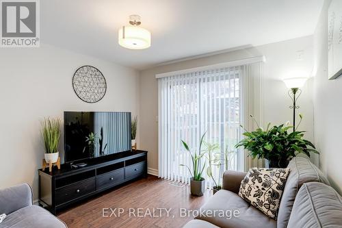 17 Westchester Road, Toronto, ON - Indoor Photo Showing Living Room