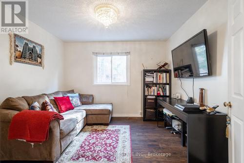 5776 Invergordon Lane, Mississauga, ON - Indoor Photo Showing Living Room