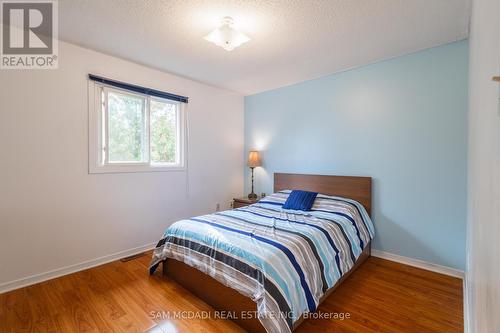 5776 Invergordon Lane, Mississauga, ON - Indoor Photo Showing Bedroom