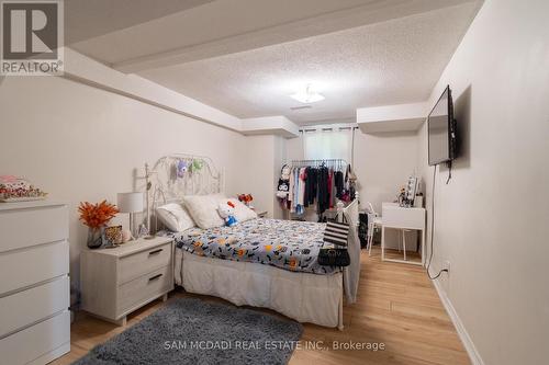 5776 Invergordon Lane, Mississauga, ON - Indoor Photo Showing Bedroom