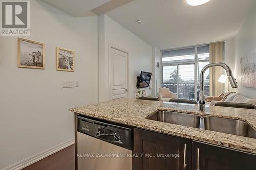 216 - 1940 Ironstone Drive, Burlington, ON - Indoor Photo Showing Kitchen With Double Sink