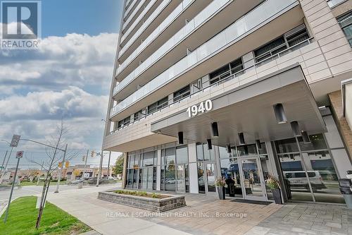 216 - 1940 Ironstone Drive, Burlington, ON - Outdoor