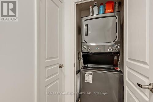 216 - 1940 Ironstone Drive, Burlington, ON - Indoor Photo Showing Laundry Room