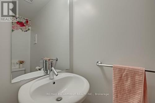 216 - 1940 Ironstone Drive, Burlington, ON - Indoor Photo Showing Bathroom