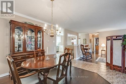 2303 Kingfisher Court, Oakville, ON - Indoor Photo Showing Dining Room