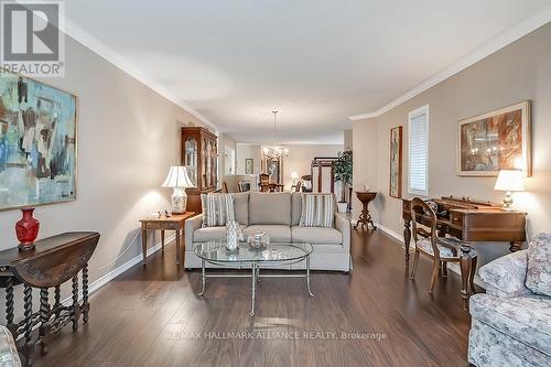 2303 Kingfisher Court, Oakville, ON - Indoor Photo Showing Living Room