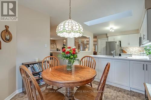 2303 Kingfisher Court, Oakville, ON - Indoor Photo Showing Dining Room