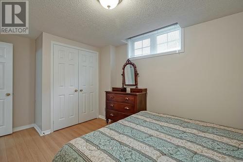 2303 Kingfisher Court, Oakville, ON - Indoor Photo Showing Bedroom