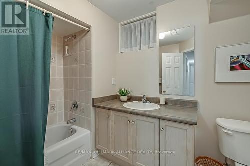 2303 Kingfisher Court, Oakville, ON - Indoor Photo Showing Bathroom