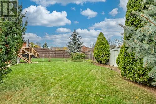 2303 Kingfisher Court, Oakville, ON - Outdoor