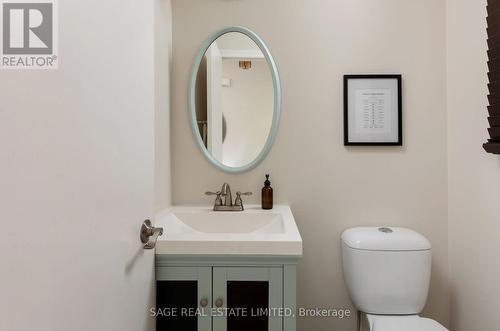 9 Cashel Street, Brampton, ON - Indoor Photo Showing Bathroom