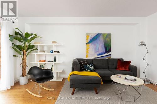 9 Cashel Street, Brampton, ON - Indoor Photo Showing Living Room