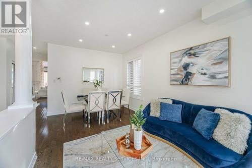 9 Silvershadow Terrace, Brampton, ON - Indoor Photo Showing Living Room