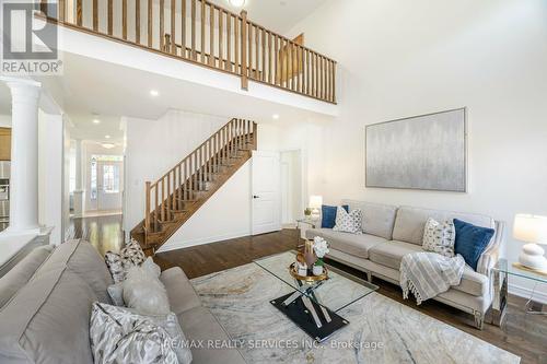 9 Silvershadow Terrace, Brampton, ON - Indoor Photo Showing Living Room