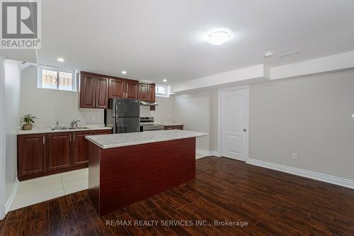 9 Silvershadow Terrace, Brampton, ON - Indoor Photo Showing Kitchen